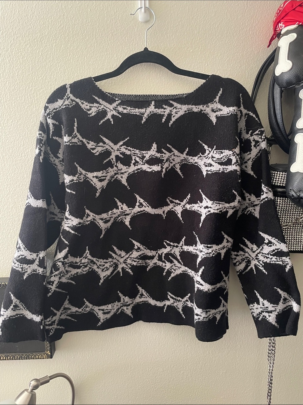 SHEIN Black and White Barbed Wire Print Crewneck Sweater